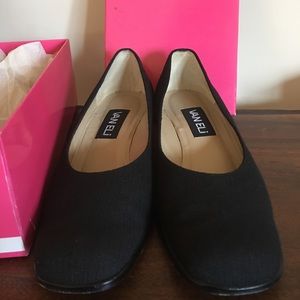 Vaneli Black pumps